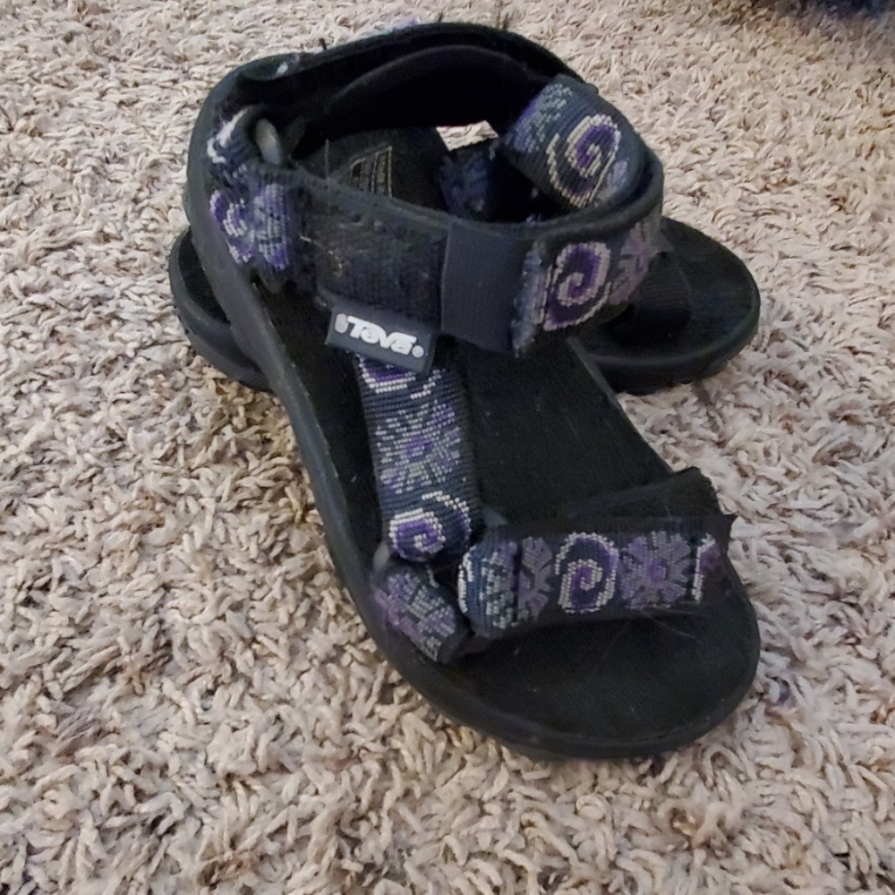TEVA velcro sandals!